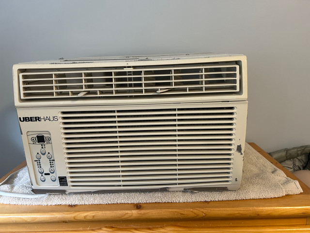 Air conditioner Portable in Heaters, Humidifiers & Dehumidifiers in Calgary
