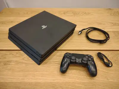 PlayStation 4 Pro 1TB + 3 jeux, View more
