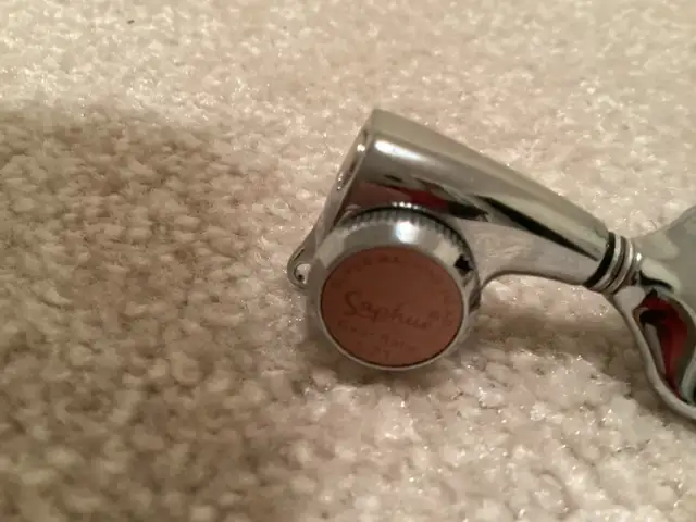 SAPHUE Six-in-line Guitar Locking Tuners in Guitars in Markham / York Region - Image 3