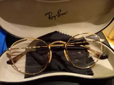 New RAY-BAN RB3447V Round Metal, View more