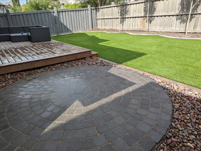 Professional Landscaping Services  in Lawn, Tree Maintenance & Eavestrough in Edmonton