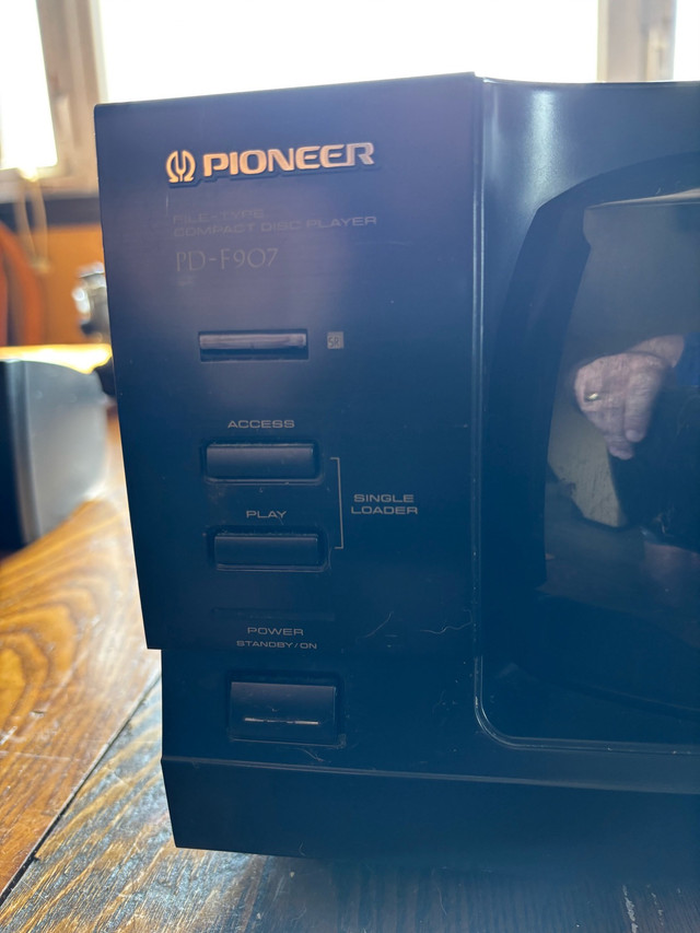 PIONEER CD Carousel in General Electronics in Chatham-Kent - Image 2