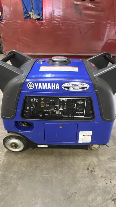 Yamaha 3000 Inverter - Runs great - Electric start - New battery c/w 30 amp plug to trailer plug Cov...