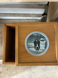 UMBRA Nic-Nac Wooden Picture Box