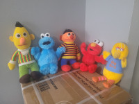 Sesame Street Stuffed toys- $75 for all 5 - Excellent Con
