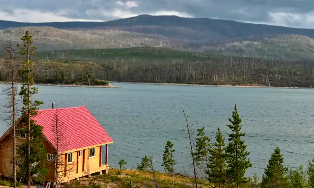 Wilderness Cabin on the lake for sale in Houses for Sale in Kitimat - Image 2