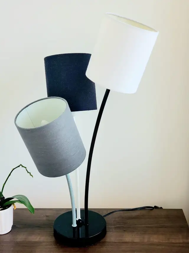 Set table lamp in Indoor Lighting & Fans in City of Toronto - Image 3