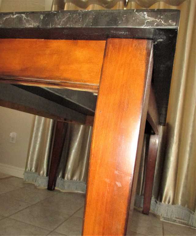 Marble Top Rectangular Dining Table In Very Good Condition in Dining Tables & Sets in Stratford - Image 3