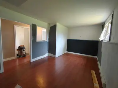 Local Painter/plaster available for all your needs. I've been painting plastering for 20 years *** C...