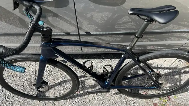 Trek Émonda SL7 2023 in Road in Granby - Image 5