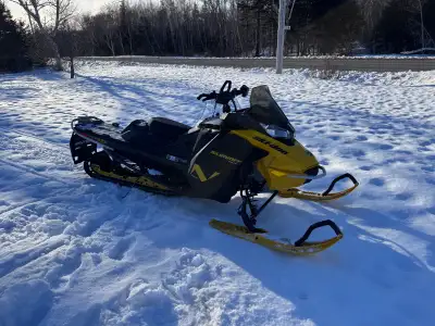2024 skidoo summit neo + long track Skidoo isn’t even fully broken in yet Only 283km Comes with adde...