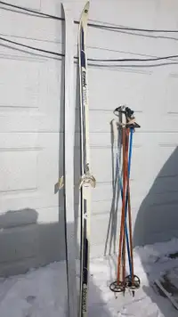 Cross country skis