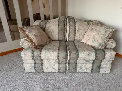 Quality 2-Seater Loveseat – Excellent Condition, View more