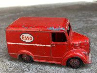 Dinky Toys Trojan ESSO Delivery Van