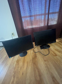 Two monitors for sale - 20$ each