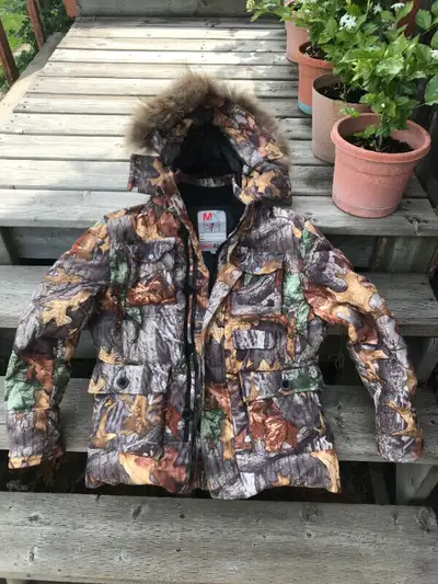 winter coat in camouflage colour, size S, View more