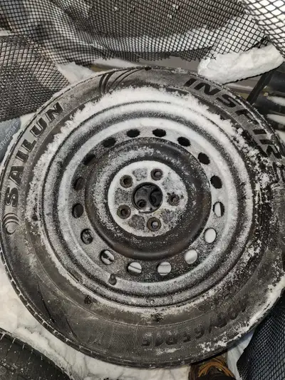 195/65/15 summer tires on 15" - 5 bolt rims off of a 2010 suzuki sx4. Tires good for 1 summer at mos...