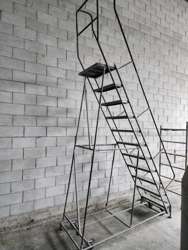 9` Stair Ladder 9 feet safety ladder mobile stairs Ladders