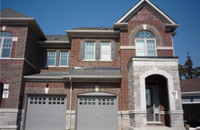 End Unit 3 Bedroom Townhouse in Bolton/Caledon East!