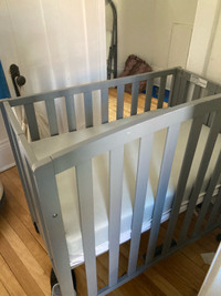 Baby crib mattress included