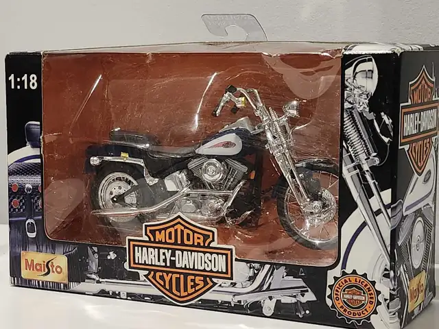 Harley-Davidson Springer Softail 1:18 diecast Motorcycles model  in Toys & Games in Edmonton - Image 5