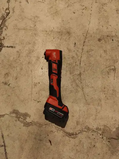 Milwaukee M18 Cordless Oscillating Multi-Tool & 5.0ah battery, View more