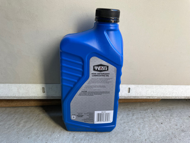 Lubricating oil non-detergent in Other in Richmond - Image 2
