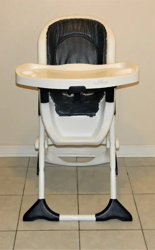 Evenflo exersaucer & Babies R Us Swing Down Bed Rail white in Multi-item in Oshawa / Durham Region - Image 11