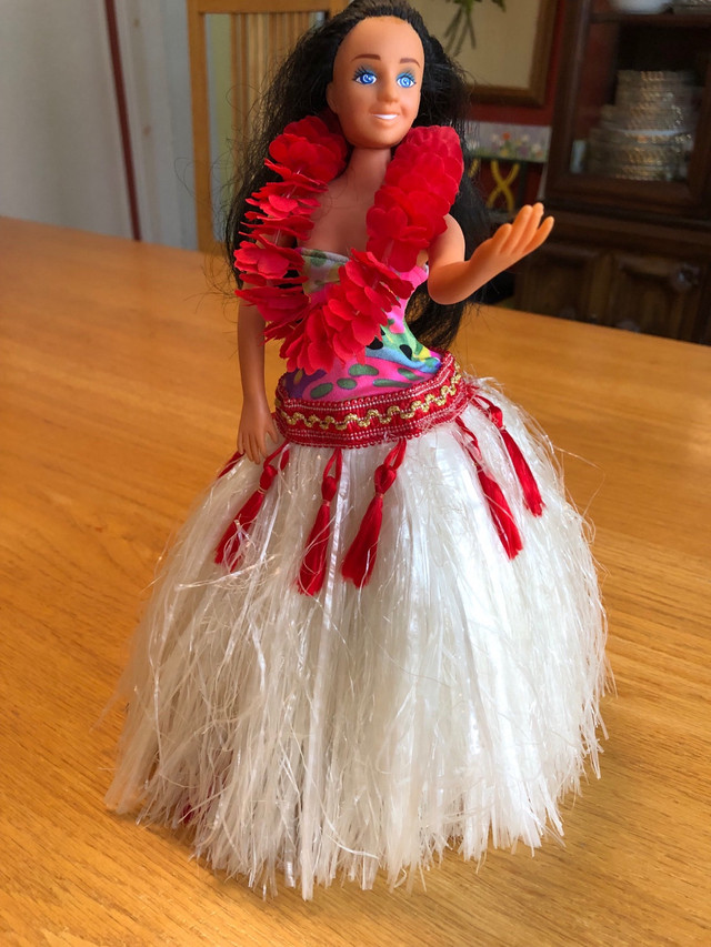Musical Hula Doll in Arts & Collectibles in Kitchener / Waterloo