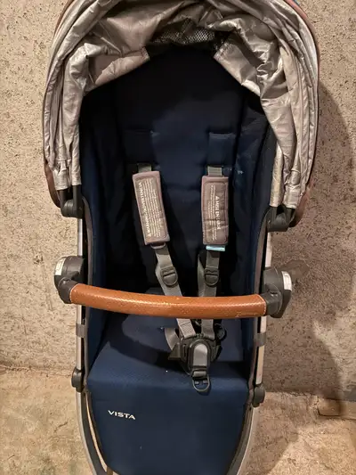 Selling a Vista Uppababy Rumble Seat, regular $309 selling for $100. Great condition!