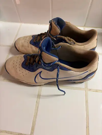 Nike baseball cleats size 11 Blue and white