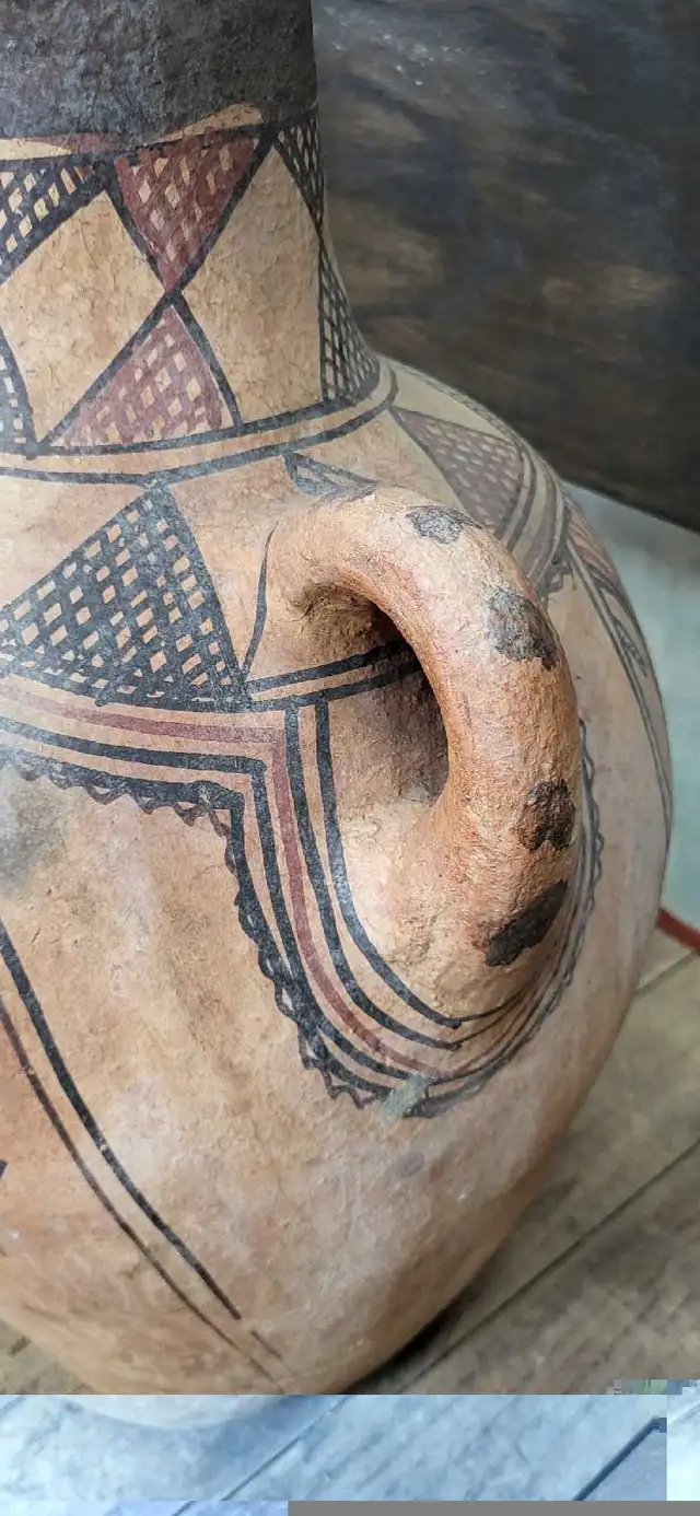 Primitive Vase - Pottery in Home Décor & Accents in Trenton - Image 6