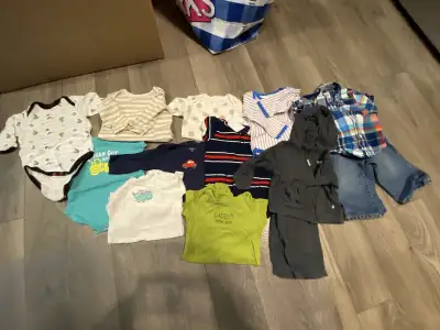 Vêtement bébé garçons 6 à 9 mois - LOT, View more