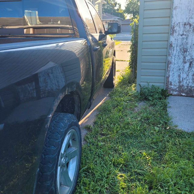 ram 1500.   5.7 litre. good  brakes manifold. gaskets nr in Cars & Trucks in Windsor Region - Image 2