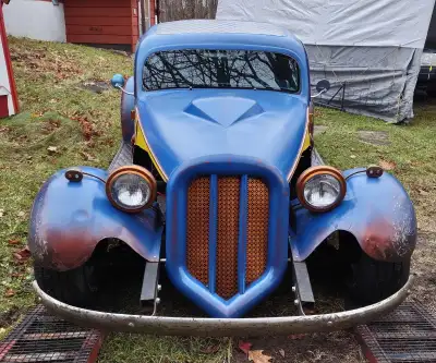 FULL CUSTOM RECENTLY CERTIFIED - Look at this absolute custom 1949 Anglia Coupe Asking $16 000.00- (...