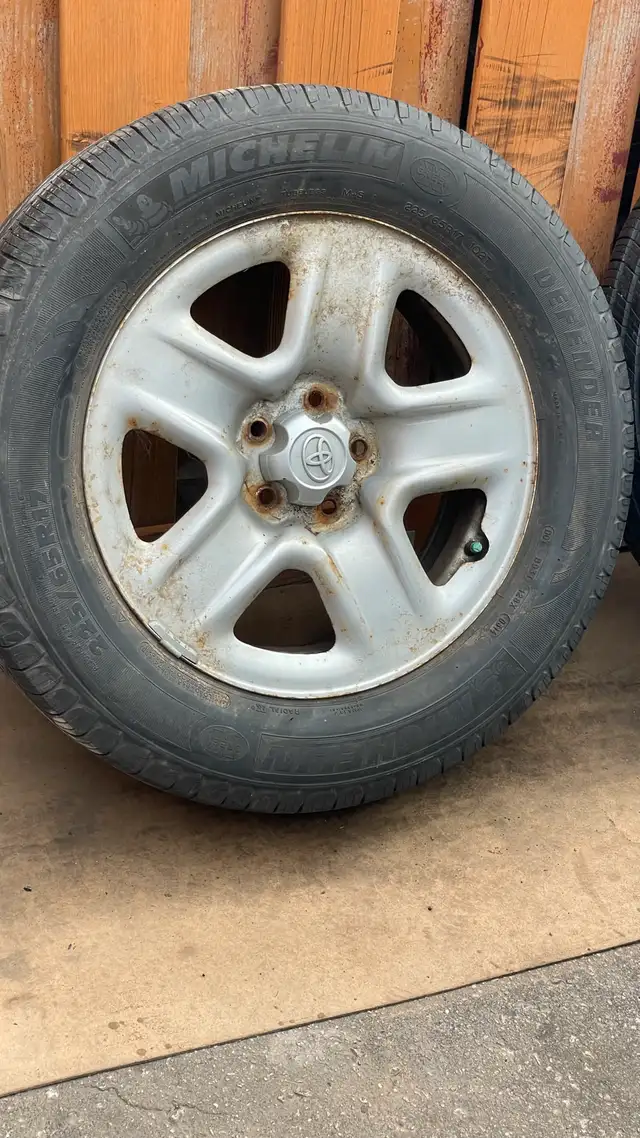 Toyota rav 4 rims and tires in Tires & Rims in City of Toronto - Image 11