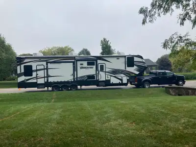 2018 grand design momentum 399th and f2020 ford f350 dually diesel with 45000 km. Toy hauler has 2 w...