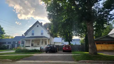 2-Bdrm Apartment for Rent - Sept 1