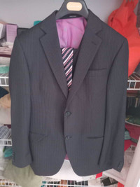 Men's Derks Suit and vest plus shirts