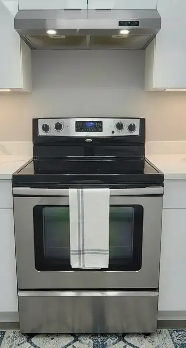 cuisinière vitrocéramique 155$ possibilité de livraison , View more