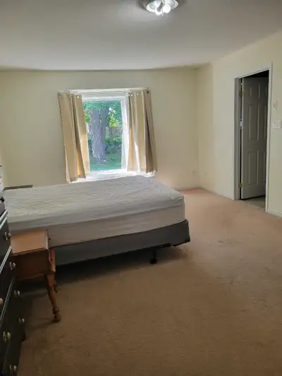 Room Available Middle June