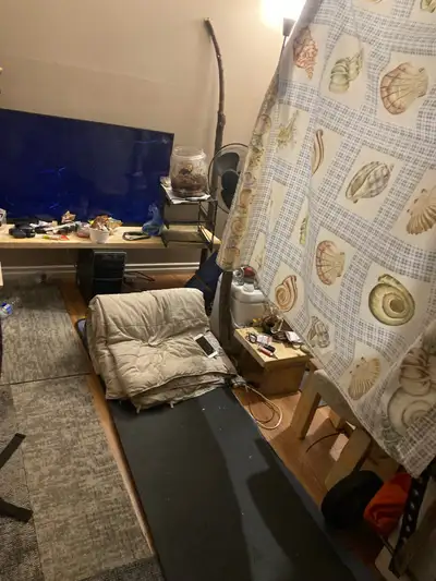Unfurnished space for rent