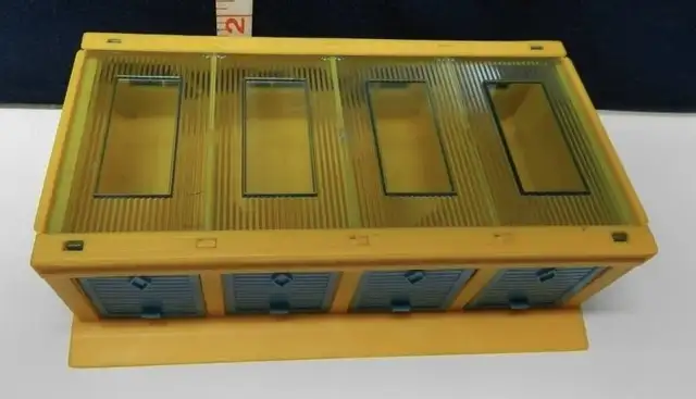 VINTAGE CORGI JUNIORS MULTI GARAGE PLASTIC in Arts & Collectibles in Mississauga / Peel Region - Image 6
