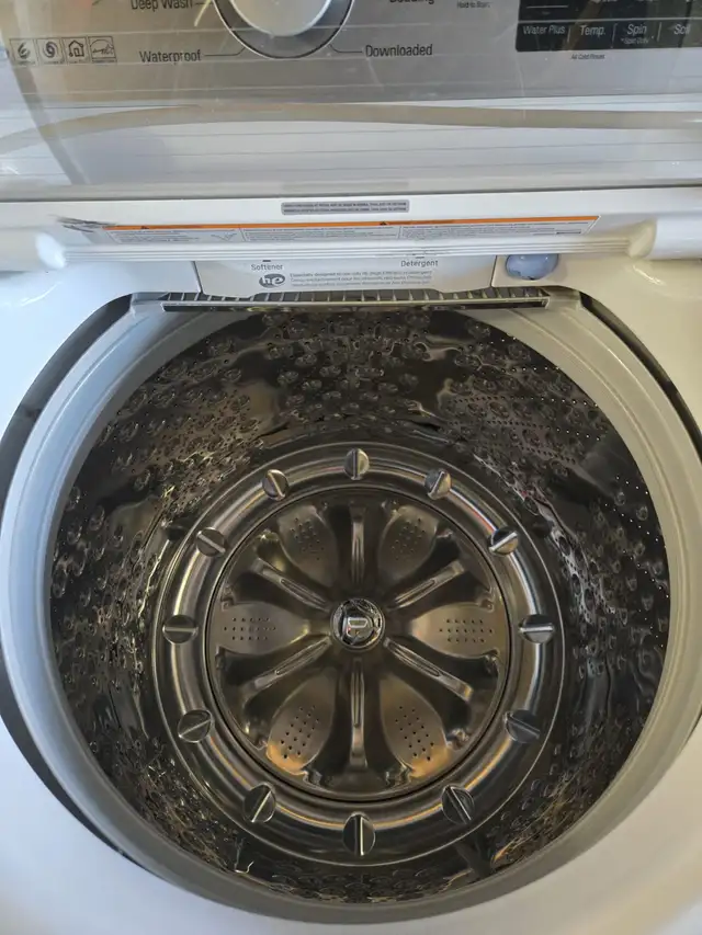 LG Washer (WT7300CW)  – Excellent Condition – $300 in Washers & Dryers in Markham / York Region - Image 3