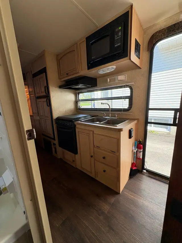 VR Hybride Shamrock Forest River 2013 – 17 pieds – Clé en main! in RVs & Motorhomes in Laval / North Shore - Image 8