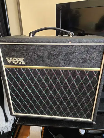 Vox Pathfinder 15, View more