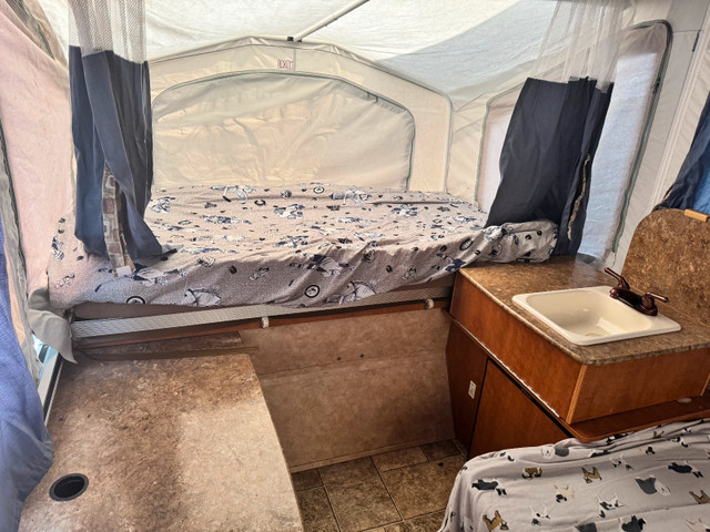 2013 palomino 801 ltd 10ftTent trailer in Travel Trailers & Campers in Peterborough - Image 4