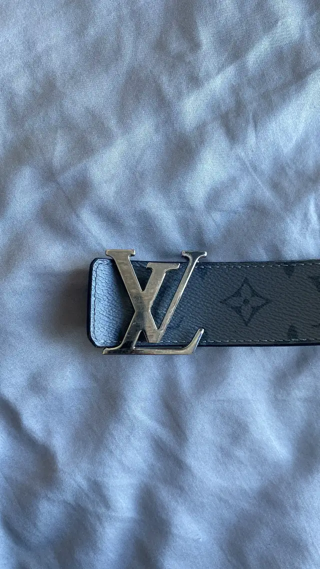 Louis Vuitton Reversible Belt in Men's in Mississauga / Peel Region - Image 3