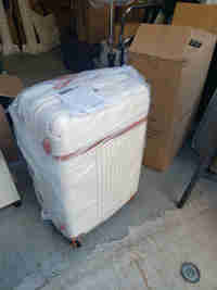 Luggage 2 pc white Champs vintage style BNIB