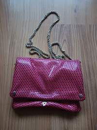 Kimchi pink purse with a chain link